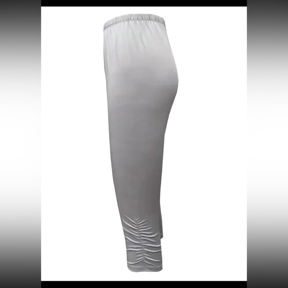 Moda International Gray Leggings with Ribbed on bottom! - Picture 1 of 4